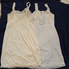 Vtg Lace Trim Slip Lingerie Size 36 Back Magic  Wonder Maid Lord  Taylor read