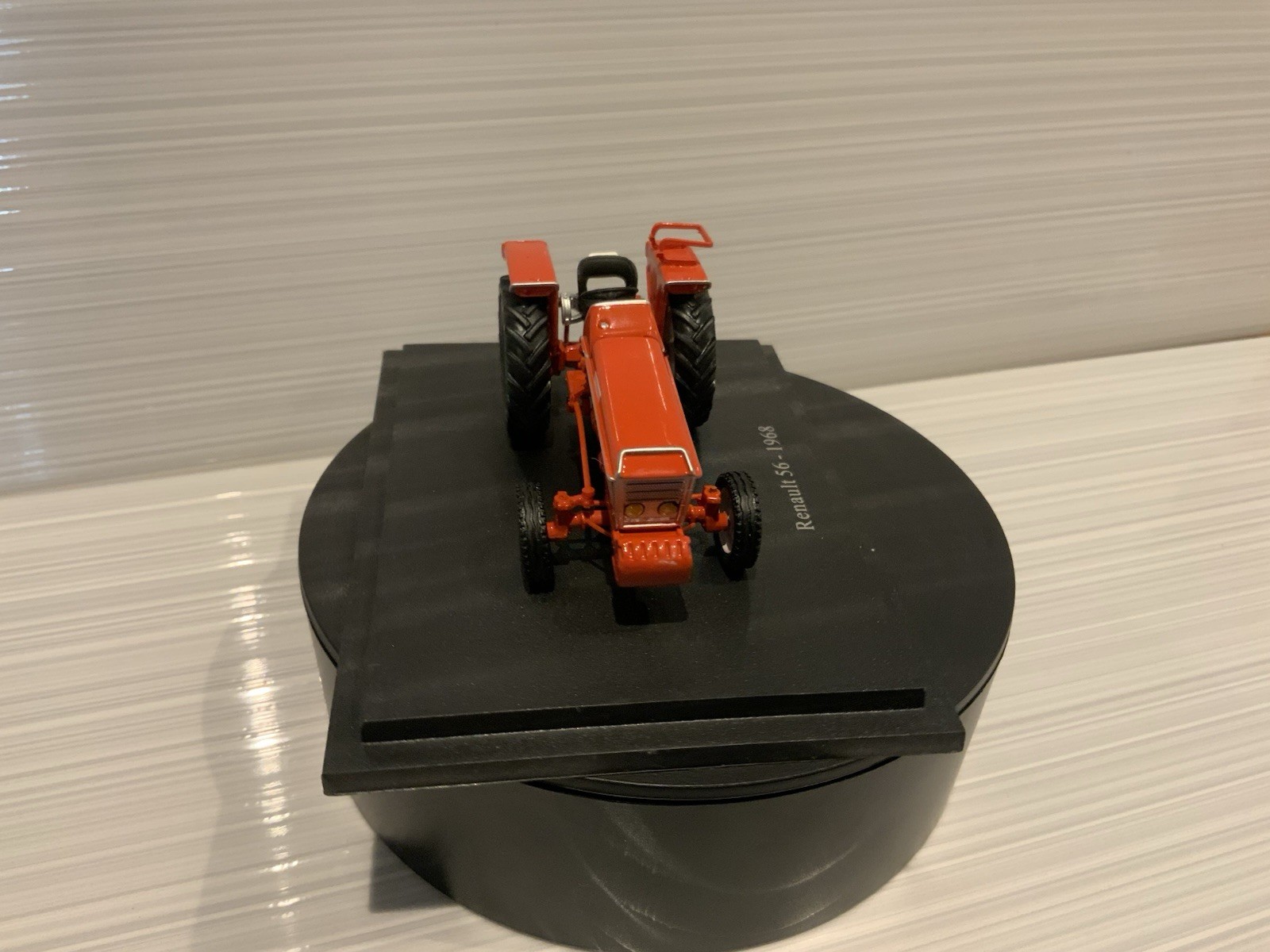 Picture 2 of 9