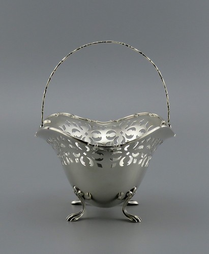 Charming c1900 Towle Sterling Silver Pierced Swing Handle Basket w Paw Feet - Picture 5 of 10