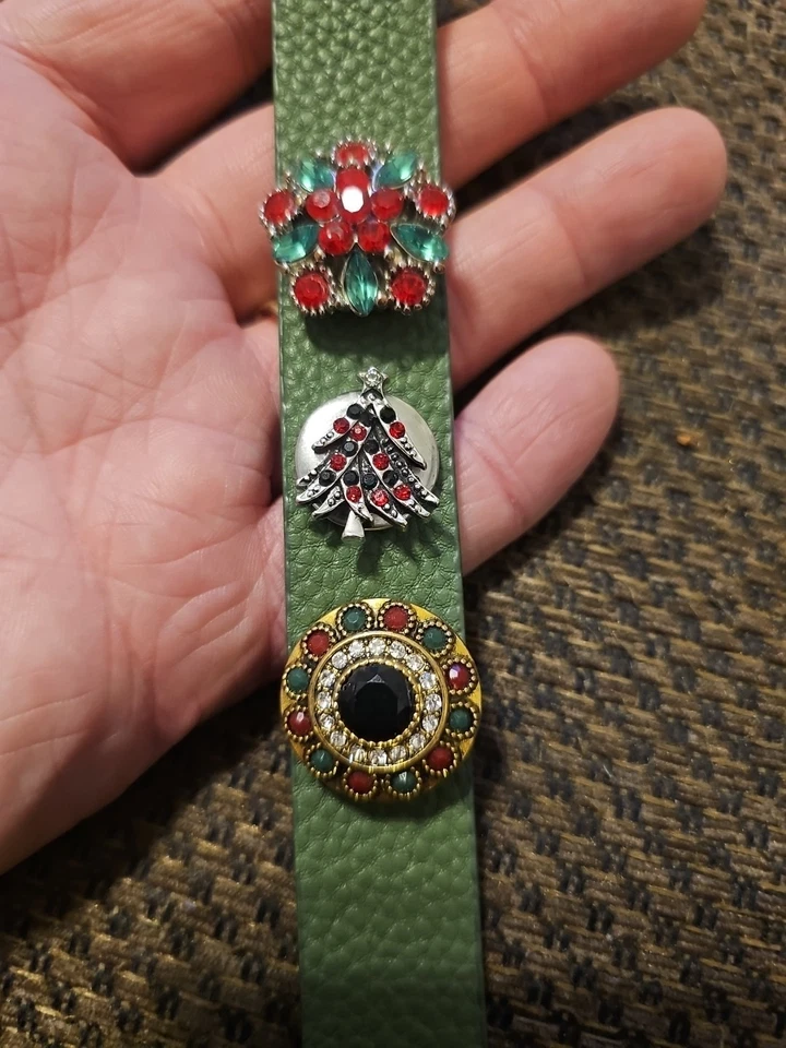 Impresionante pulsera de cuero verde de Navidad broches de presión plateados pieza 8 5/8" Foto 2 de 4