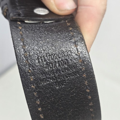 Levi’s Mens Genuine Leather Belt Size 40 Black Silver Tone Buckle - Picture 5 of 12