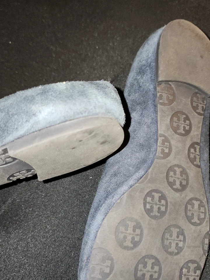 Pisos de ballet Tory Burch Reva de gamuza azul marino logotipo dorado para mujer talla 6,5 M Foto 3 de 4