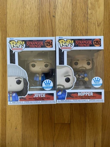 Funko Pop! Vinyl: Stranger Things Joyce & Hopper #1253 & #1254 w Protector