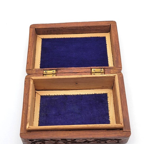 Wood Trinket Jewelry Box Handcarved Center MOP Inlay Felt Inside Hinged VTG - Picture 10 of 14