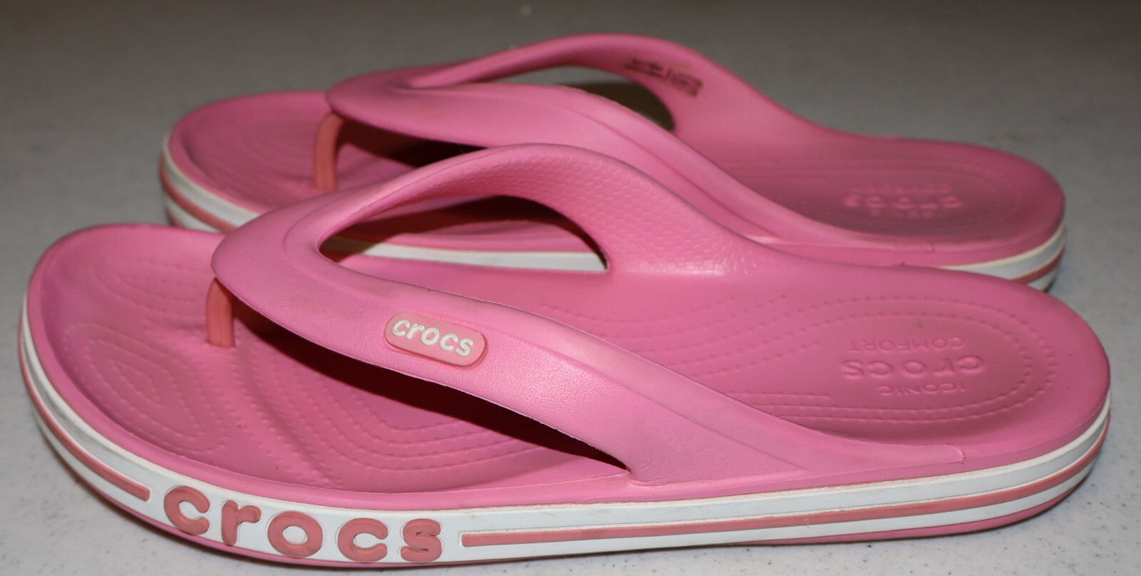 Women's Pink Crocs Classic Flip Flops Size 8