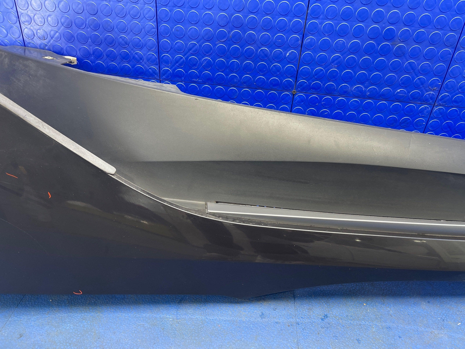 2014-2020 BMW I8 OEM LEFT ROCKER MOULDING SIDE SKIRT SOPHISTO GREY (C22)