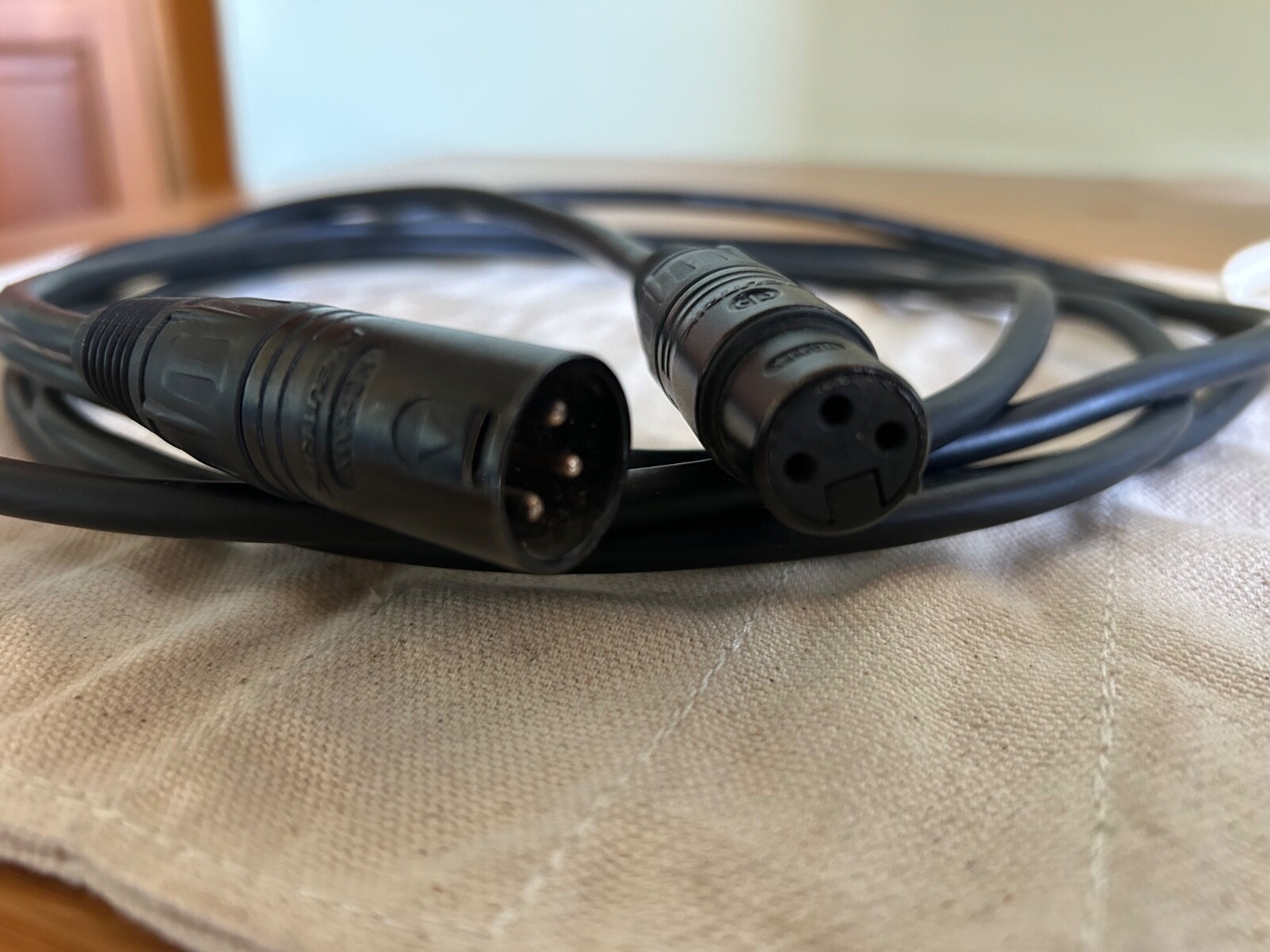Pearstone AU0811 Pro Microphone Cable w/ 3-pin Neutrik XLR Connectors 9.5'/ 117"