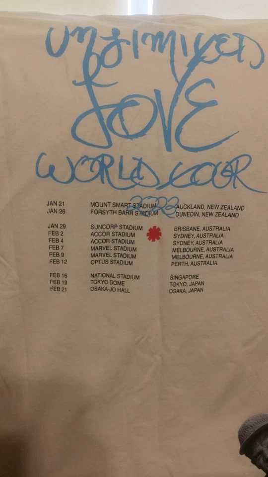 Camiseta Oficial Red Hot Chili Peppers 2023 Unlimited Love World Tour AUS Talla S Foto 3 de 4