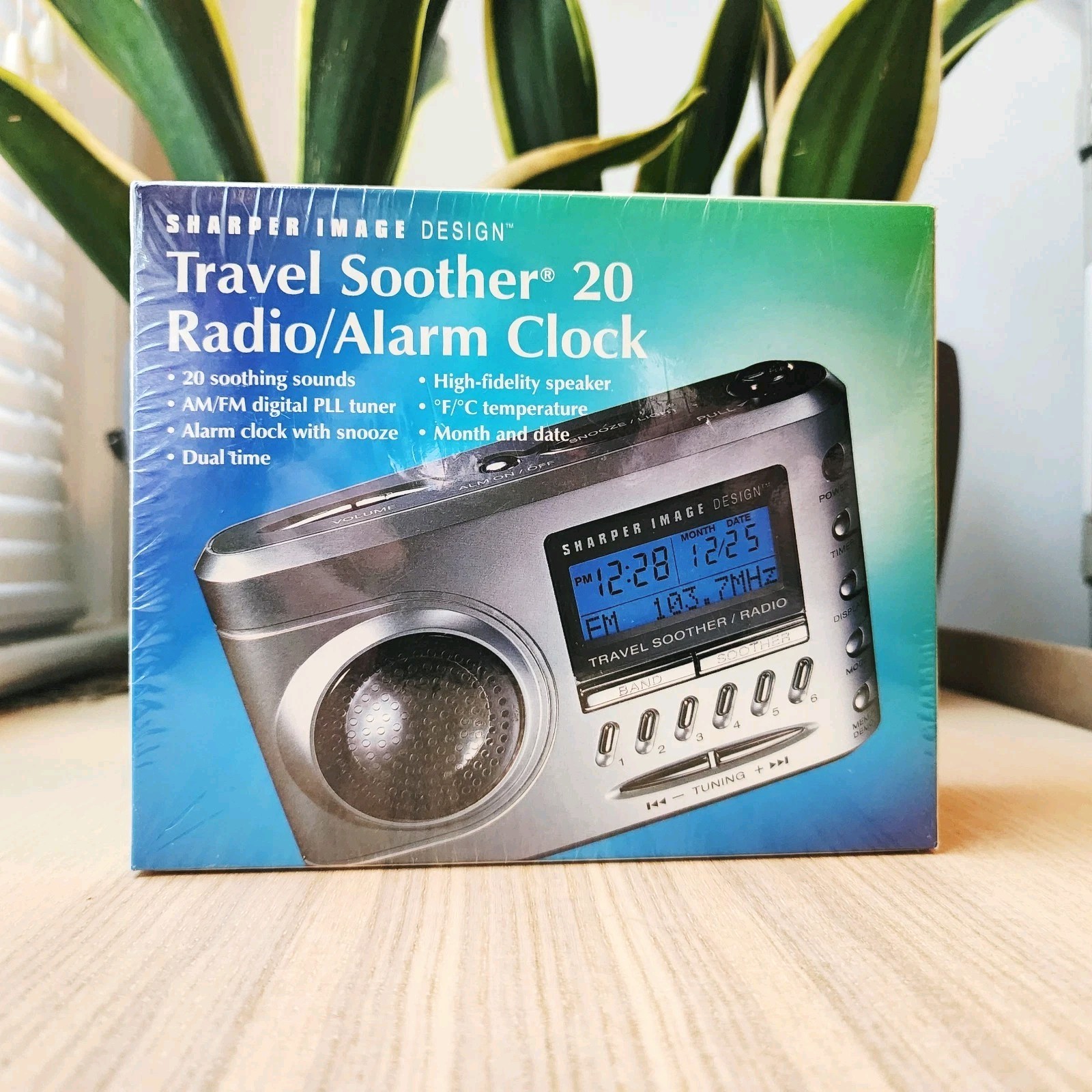 Sharper Image Travel Soother 20 Radio Alarm Clock SI62I # 2146u Factory Sealed
