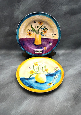 Set of 2 Ceramic Sakara Tabel Trenz Floral Applique 8'' Plates   Vintage Signed.