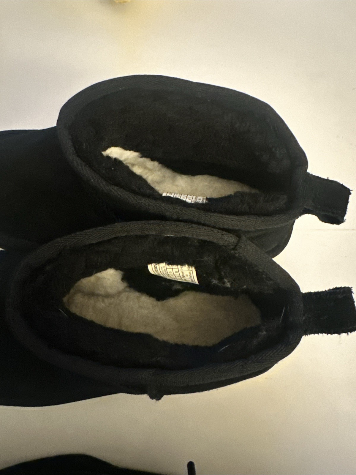 UGG  Mini platform Boot size 8 Q72 - image 4