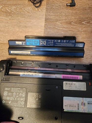 Acer Aspire One NAV50 10.1" Laptop Intel Atom N450 1.66GHz 1GB RAM 160GB HDD - Picture 7 of 9