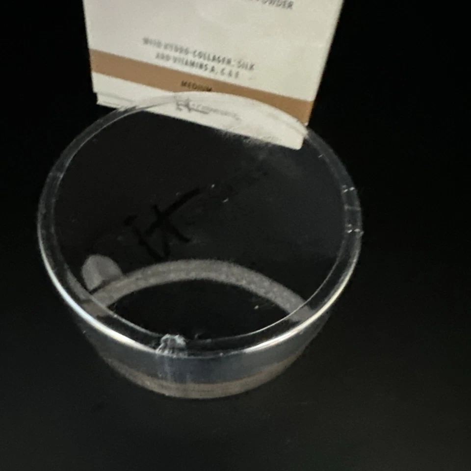 IT COSMETICS BYE BYE PORES TINTED SKIN - BLURRING FINISHING POWDER MEDIUM NIB  - Image 4 of 4