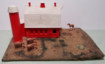 Vintage Unbranded 1/64 Scale Plastic Barn, Silo and Cattle ( Custom Built  )