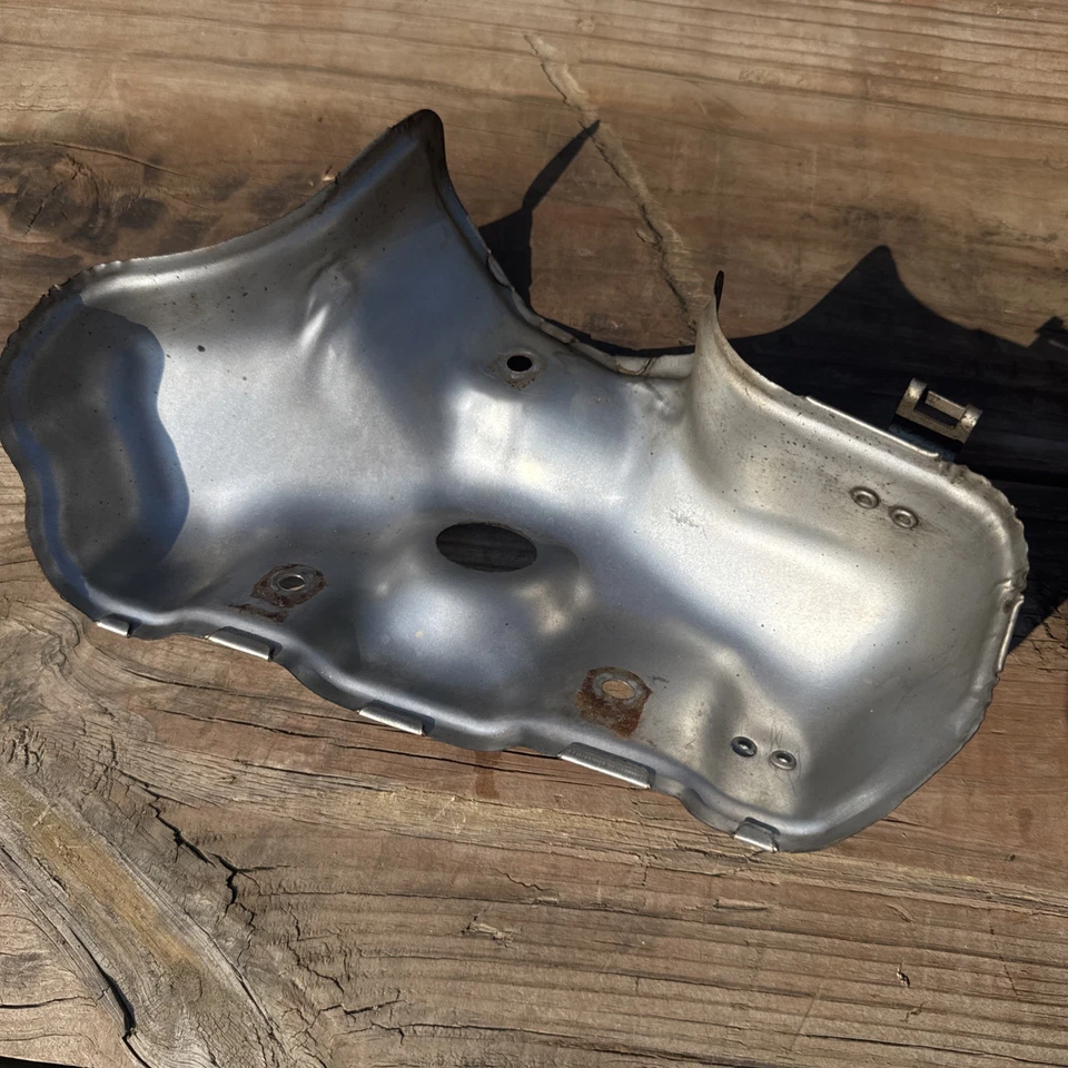 Colector de escape delantero protector térmico fabricante de equipos originales Mitsubishi Eclipse GT 2006-2012 3,8 L Foto 4 de 4