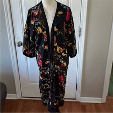 Vince Camuto women's Renaissance FloralSatin Kimono OS