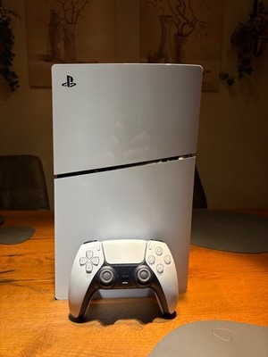 Sony Playstation 5 Digital Edition mit 2 Controller   Im besten Zustand erhalten