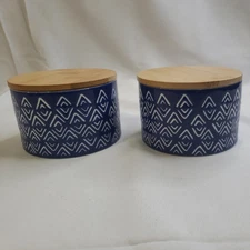 Pair of OrlyMaison 5" storage bowls w/ bamboo lids