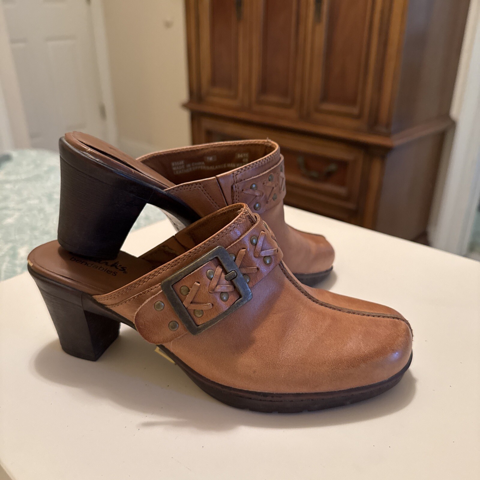Clarks Brown Leather Clogs Mules Slip On Heels Dress Shoes Womens Size 7-image