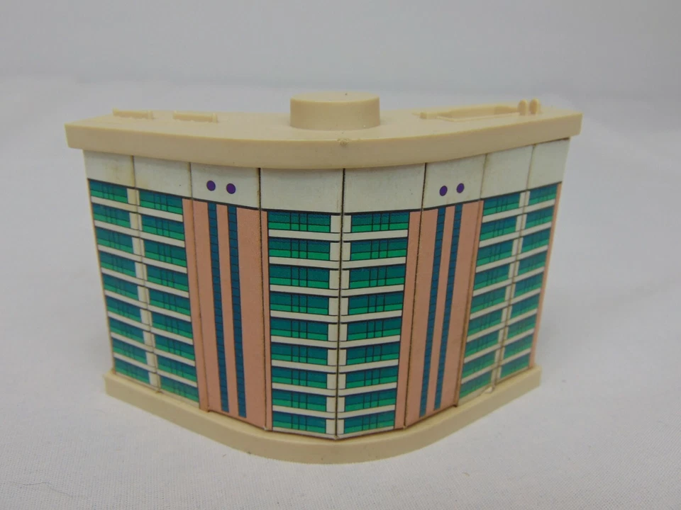 LOTE DE PIEZAS DE REPUESTO DE 1 EDIFICIO BOOMERANG DE MILTON BRADLEY HOTELS Foto 2 de 4