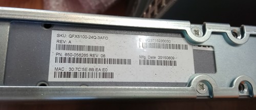 Juniper QFX5100-24Q-3AFO Switch 24 QSFP+ Ports 2x QFX-EM-4Q Modules AFO Airflow - Photo 5/7