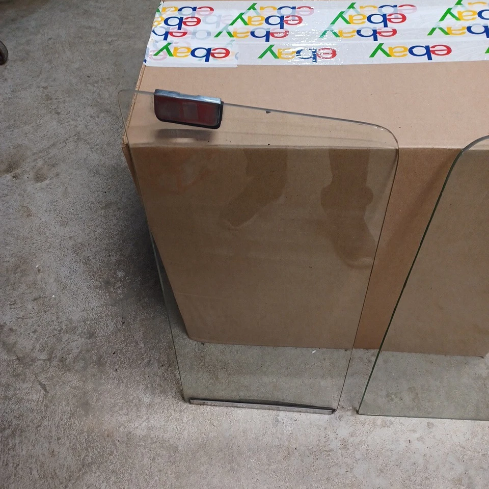 1960 1961 1962 1963 1964 Studebaker Champ T-cab Truck Rear Sliding Window Glass - Image 2 of 4