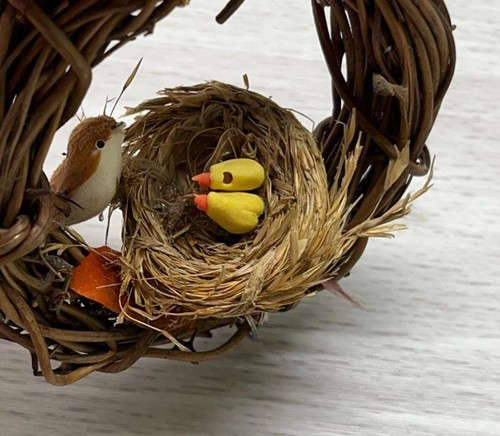 Vintage Bird Nest Christmas Tree Ornament Mama Bird and Babies 3 Inch - Picture 6 of 6