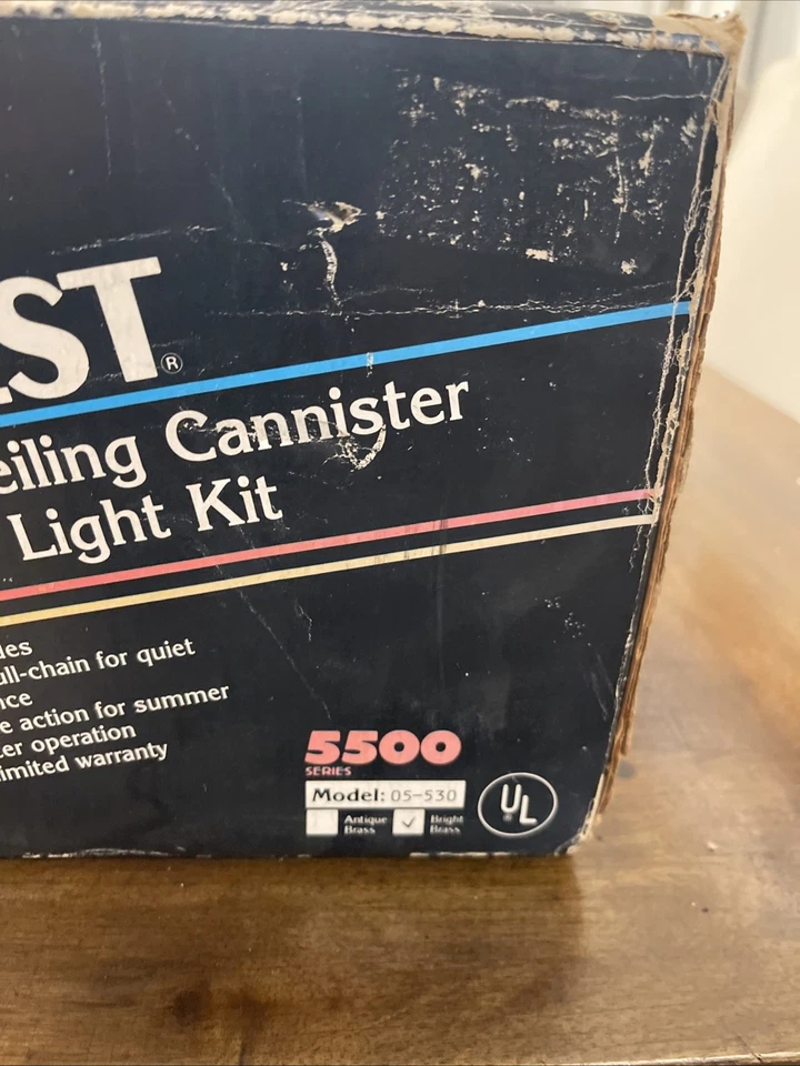 New In Box ‘Crest’ 5500 Series 52” Wood Grain Cane Blade Ceiling Fan Light 1980s - Image 2 of 4