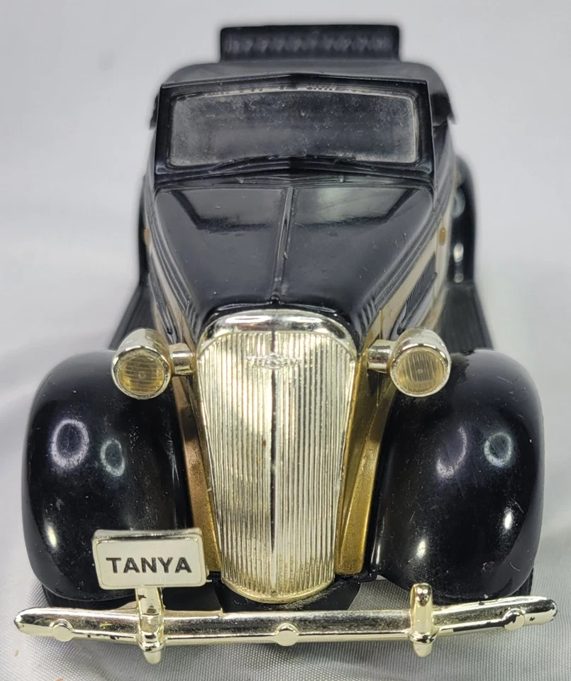 Chevy 1937 - Tanya Tucker - coche fundido a presión escala 1/25 - banco de monedas Foto 3 de 4