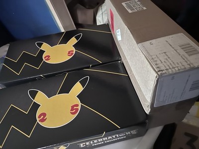 Pokemon TCG 25th Anniversary Celebrations Prime Collection Box for