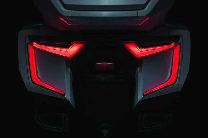 Omni L.E.D. Bolsa trasera Accents de Kuryakyn para 18-20 GL1800 3262 Foto 4 de 4