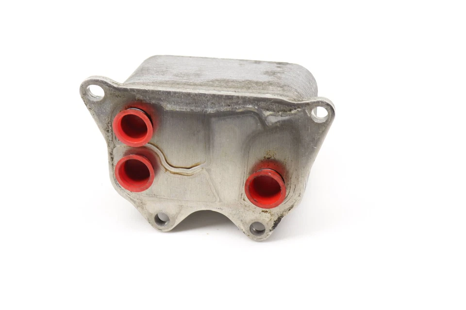 AUDI Q5 2016-2017 2,0 L - Enfriador de aceite del motor 06J117021Q Foto 2 de 4