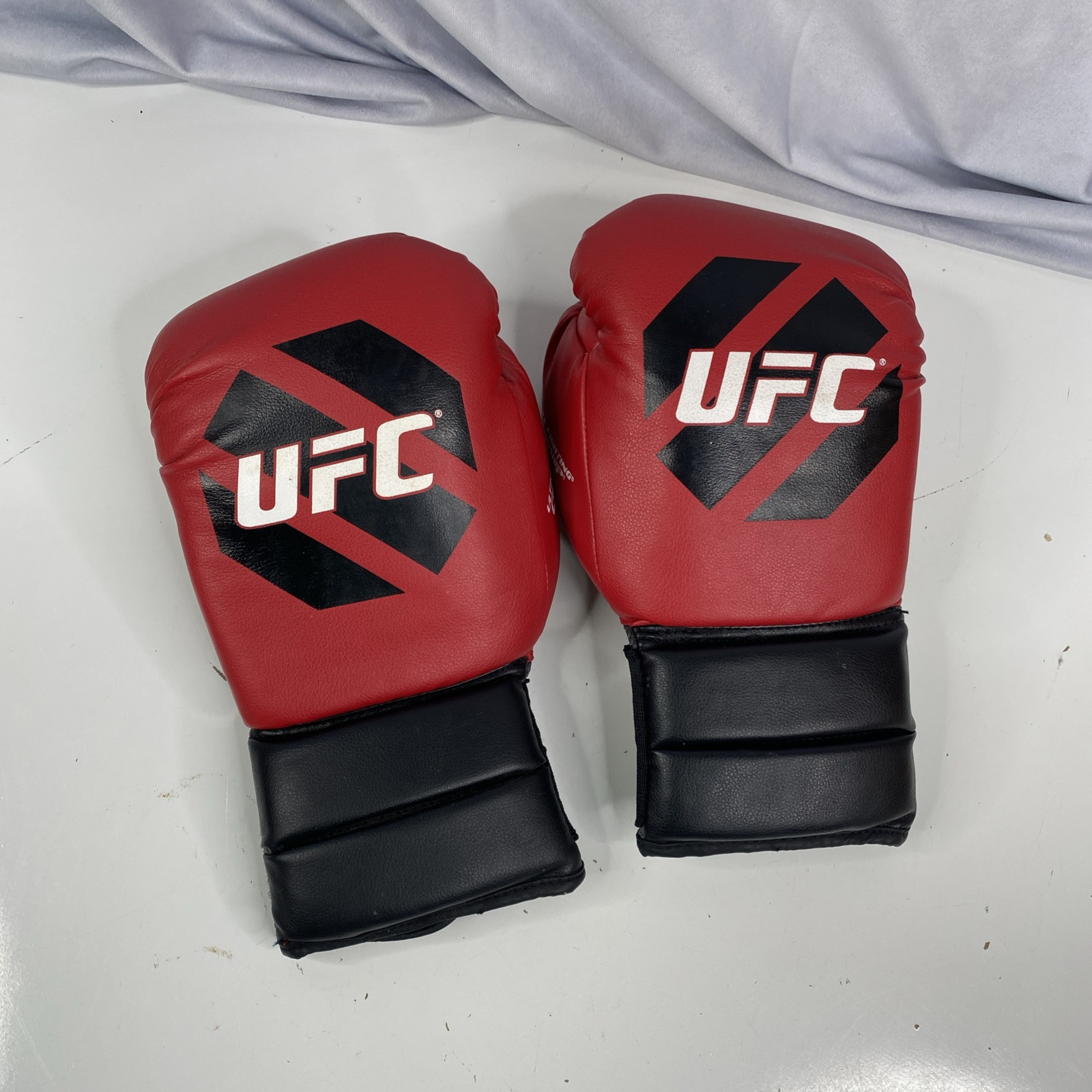Red Black UFC 2012 MMA Zuffa Boxing Gloves 12 oz. Adult XL | eBay