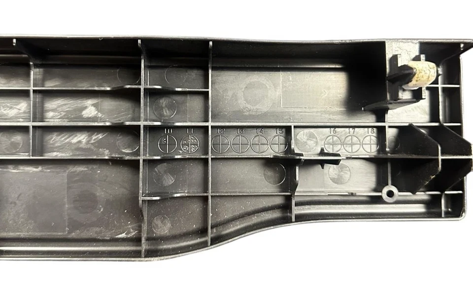 Lexus CT 200H 2013 otro elemento de moldura de maletero OEM Foto 4 de 4