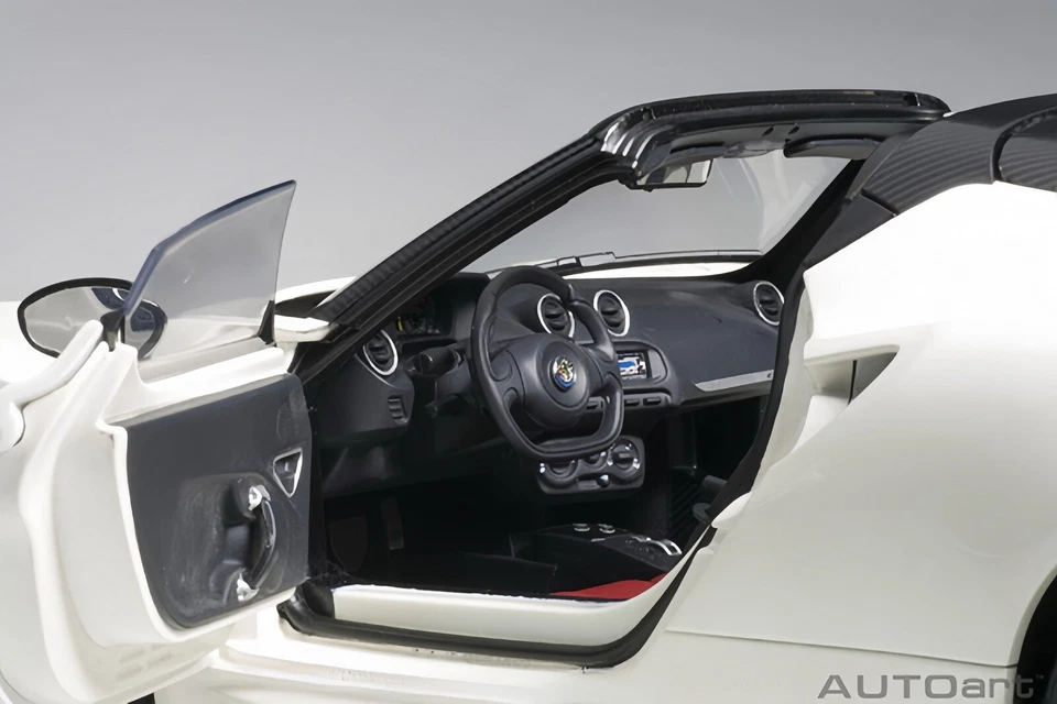 AUTOart Escala 1/18 Alfa Romeo 4C Blanco Diecast Coche Modelo Juguete Regalo Nuevo en Caja Foto 4 de 4