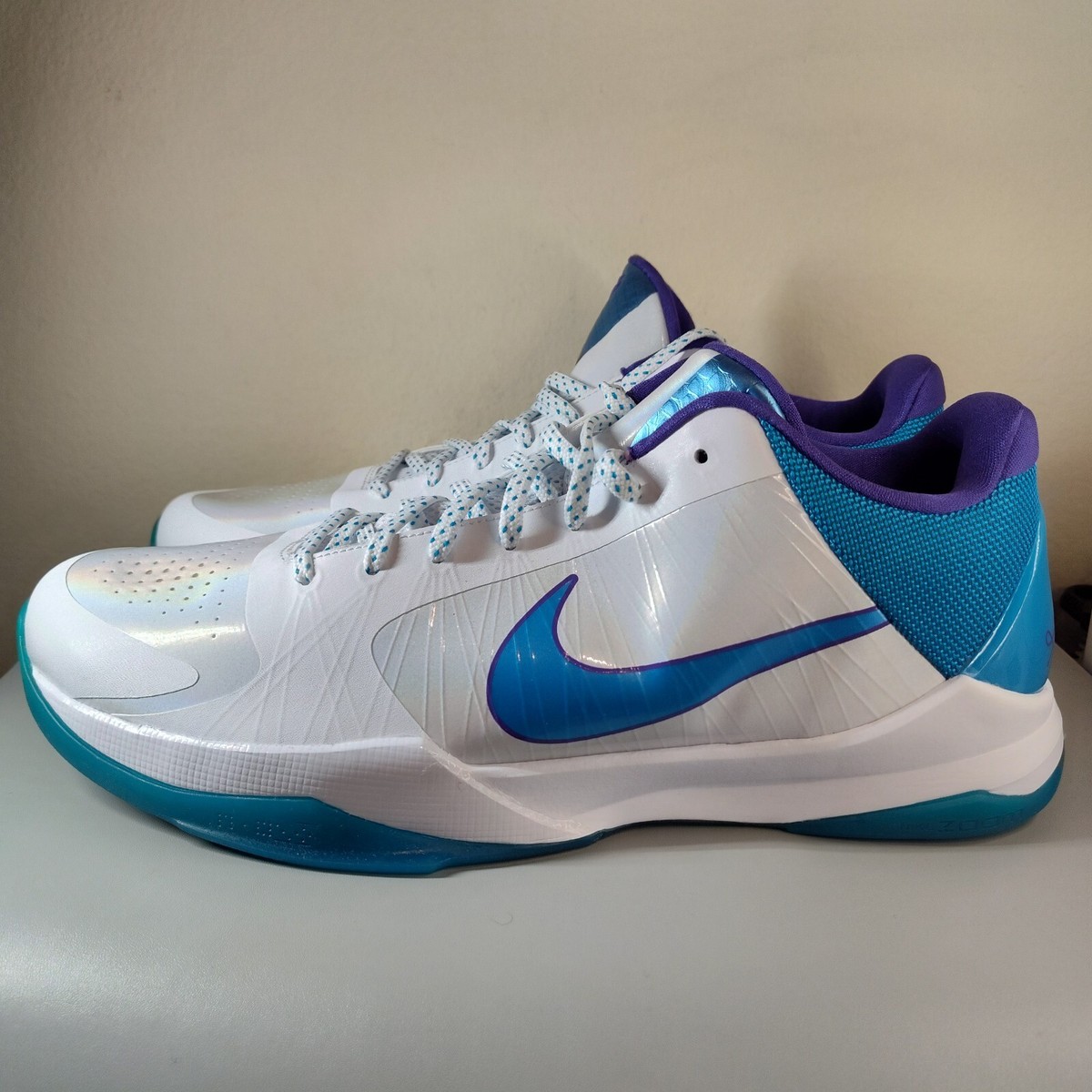 kobe 5 white blue