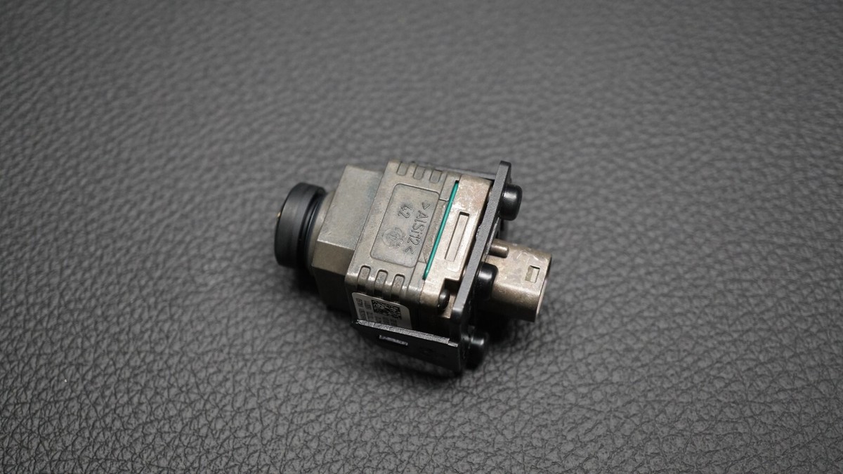 GENUINE OEM BMW X5 X6 F15 F16 F85 F86 REAR CAMERA RVC+BRACKET
