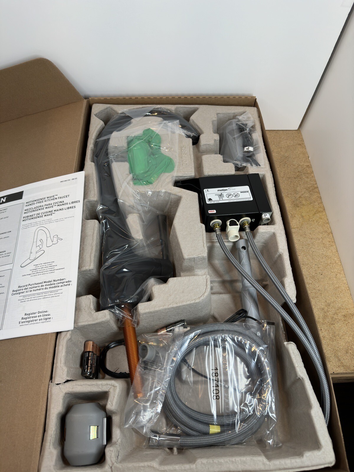Moen 9126EWBL Kurv 1.5 GPM Single Hole Pull Down Kitchen Faucet W/ Motion sense