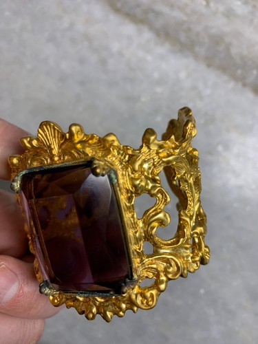 Vintage Metal Gold Filigree Wrist Band Bracelet Large Purple Stone Gem Glass - Picture 17 of 24