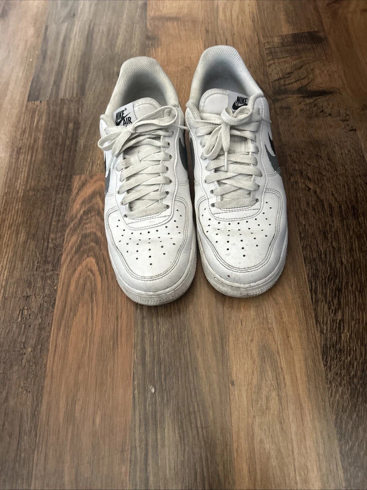Nike Air Force 1 Low '07 Spray Paint Swoosh White/Black/Grey, Size 7, photo 4 of 5