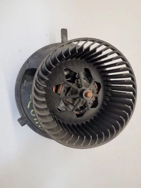 2012-19 VOLKSWAGEN BEETLE Blower Motor Manual Temperature Control  - Image 2 of 4