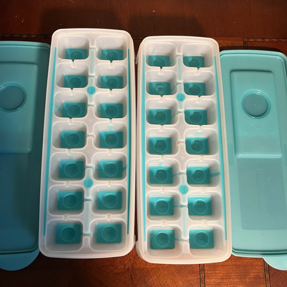 Tupperware Fresh 'n Pure Aqua Ice Cube Tray with Lid Seal Spout SET OF 2 - Image 4 of 4