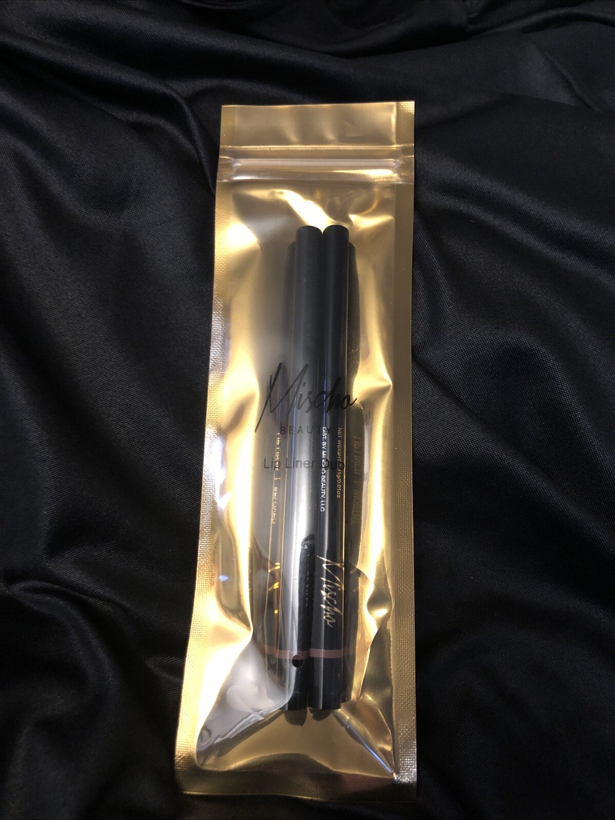 MISCHO BEAUTY Lip Liner Duo • Duo Worthy & Duo Beloved • 0.31g x 2