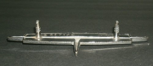Vintage 1963 Oldsmobile Ninety Eight Fender Emblem (4.5") Univex Part # 2587140 - Picture 5 of 8