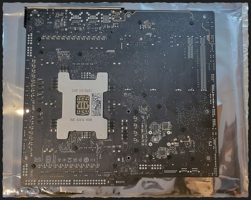 ASUS Pro WS TRX50-SAGE WiFi (BIOS 1106) AMD TRX50 EATX Motherboard 502 - Afbeelding 7 van 8