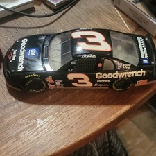GM Goodwrench Chevrolet Monte Carlo Dale Earnhardt NASCAR Diecast Car