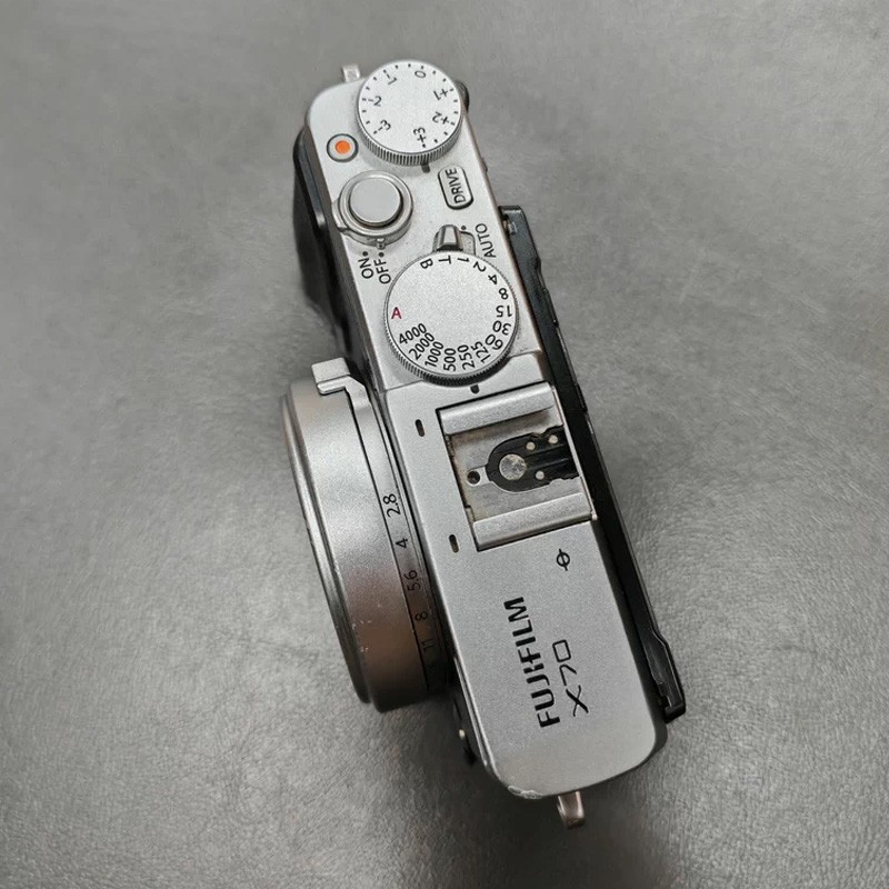 FUJIFILM X70 16.3 MP Silver Digital Camera Tested W/Battery & card