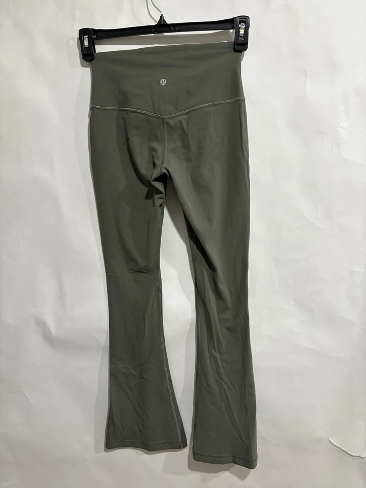 Женские леггинсы Lululemon Align Flare оливково-зеленые с высокой посадкой размер 6 - Изображение 4 из 4
