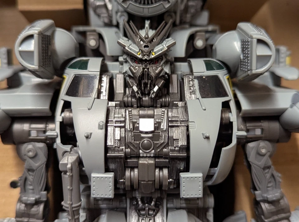 Transformers Masterpiece Movie Series MPM-13 Blackout and Scorponok Figure - Image 4 of 4