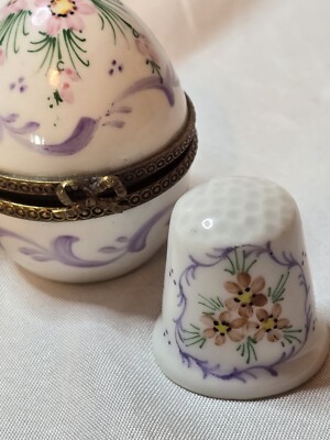 limoges thimble peint main France Trinket Box with Floral Bouquet SIGNED 